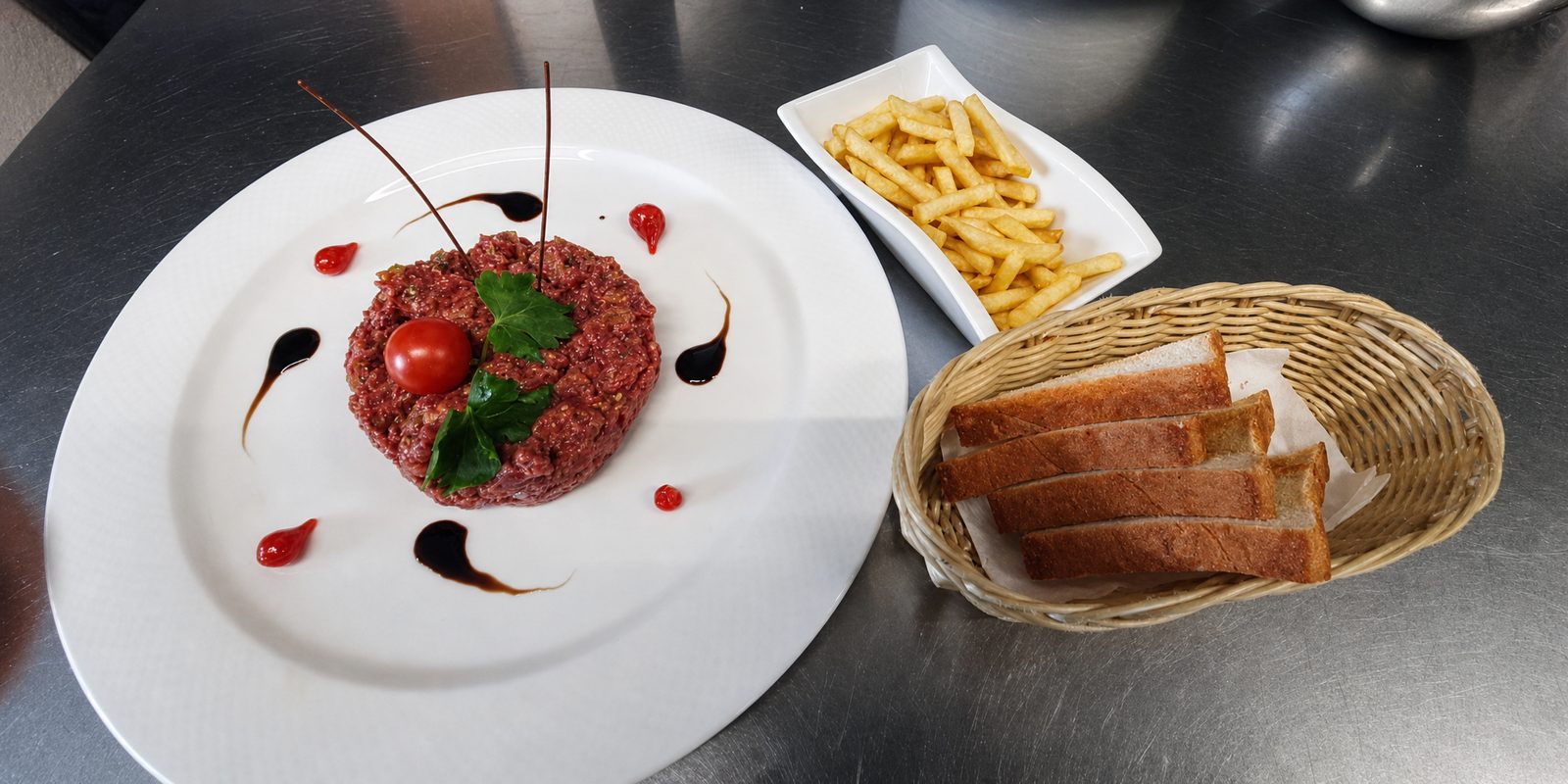 Tartare de bœuf assaisonné minute